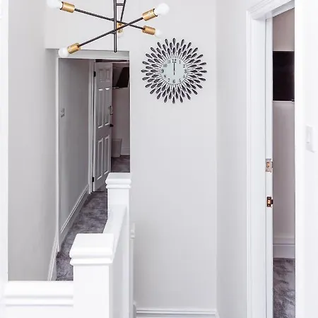 Brown Ball Дом отдыха *